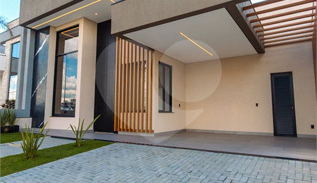 Casa à venda com 3 suítes no condomínio Residencial Dona Maria Candida, Indaiatuba - SP