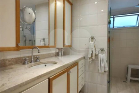 Apartamento à venda com 4 quartos, sendo 1 suíte, em Brooklin Paulista, São Paulo, SP