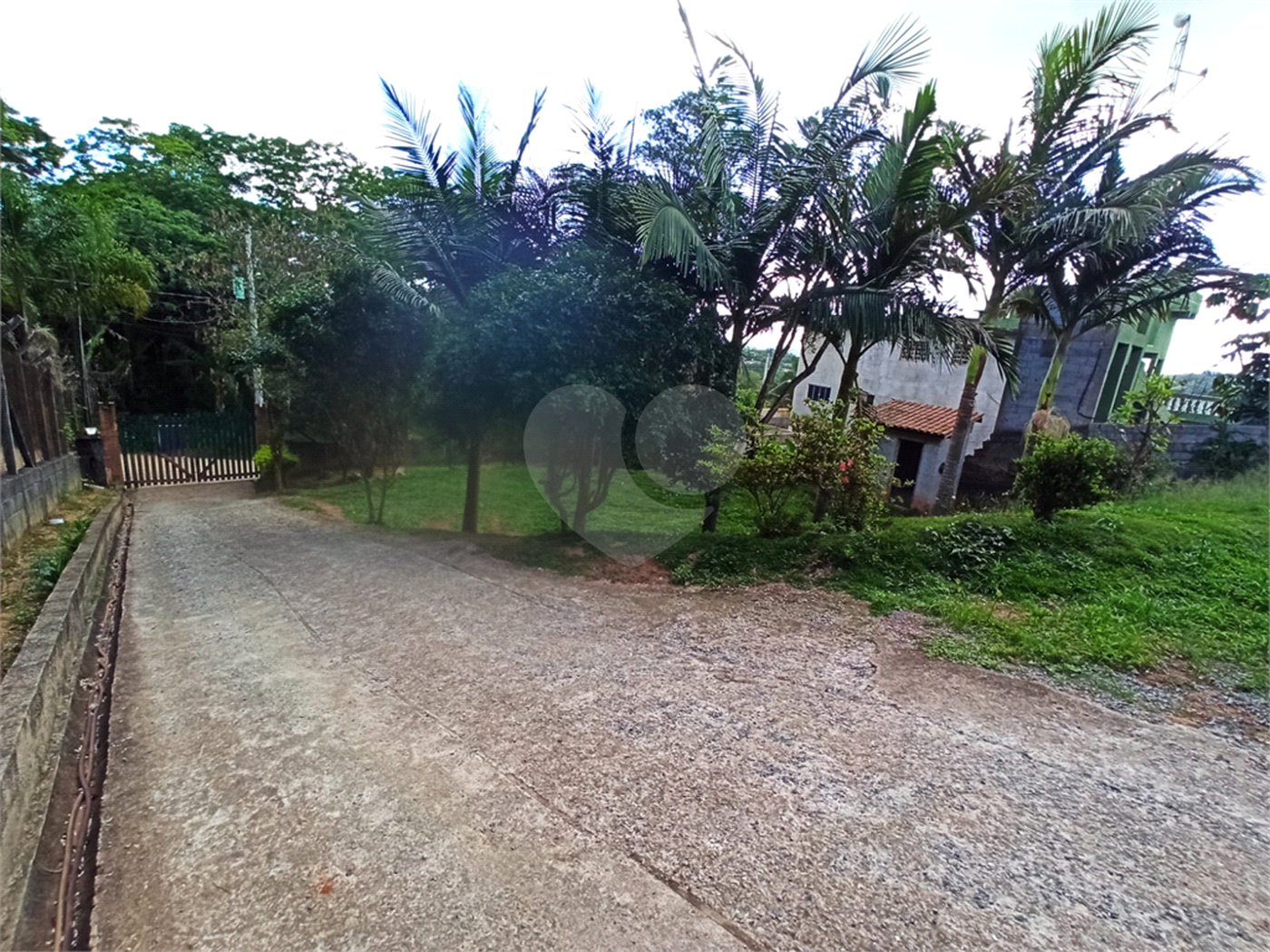 Chácara à venda com 3 quartos, sendo 1 suíte, em Vale das Flores (canguera), São Roque, SP