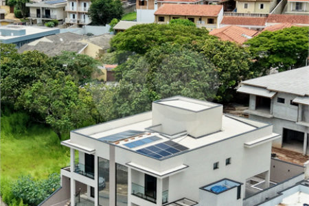 Sobrado à venda com 3 suítes em Jardim do Lago, Atibaia, SP