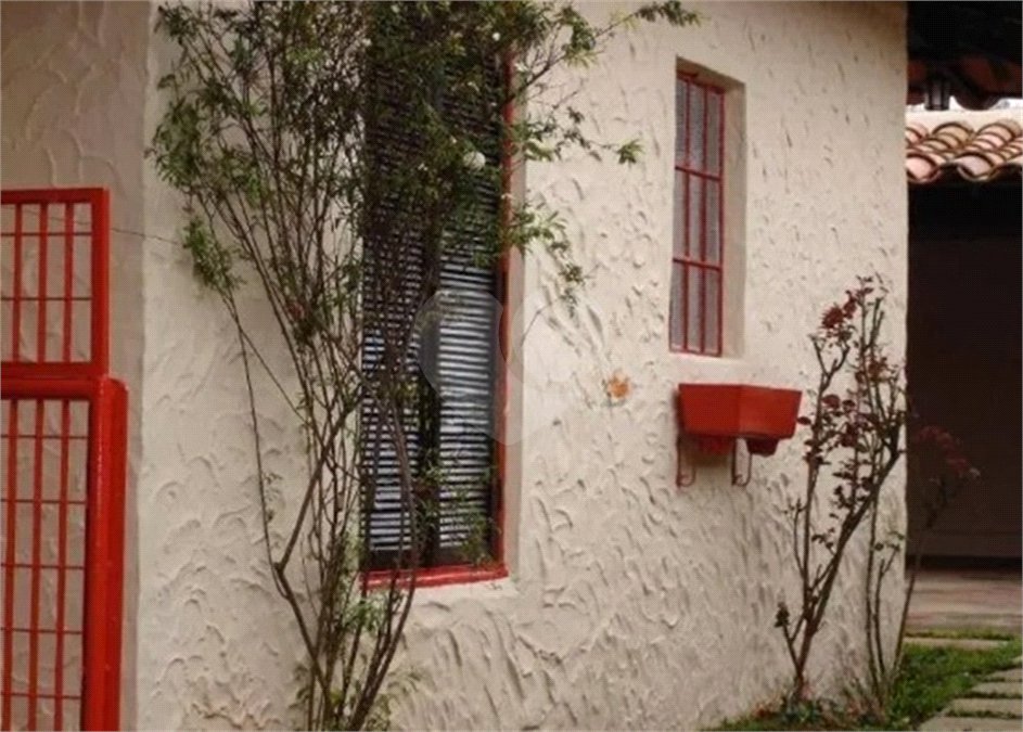 Sobrado à venda com 4 quartos, sendo 1 suíte,  em Vila Rosália, Guarulhos, SP