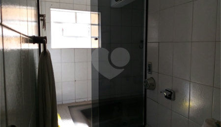 Casa Térrea à venda com 3 quartos, sendo 1 suíte,  no Centro, Serra Negra, SP