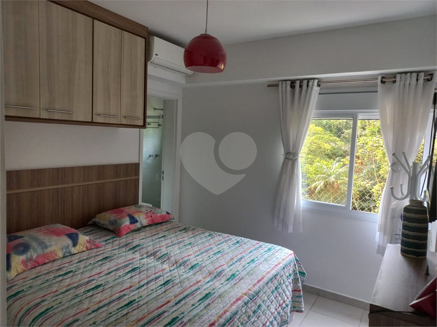 Apartamento à venda ou para alugar com 3 suítes em Enseada, Guarujá, SP