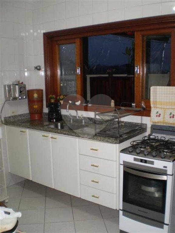 Casa à venda com 3 quartos, sendo 1 suíte, no condomínio Barbará II, São Paulo - SP