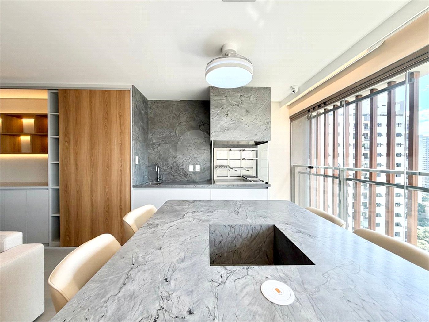Apartamento à venda com 3 suítes em Campo Belo, São Paulo, SP