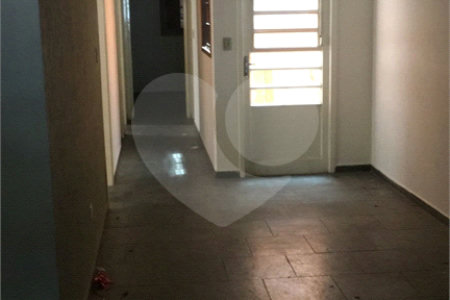 Casa à venda com 3 quartos, sendo 1 suíte, em Vila Vitório Mazzei, São Paulo, SP