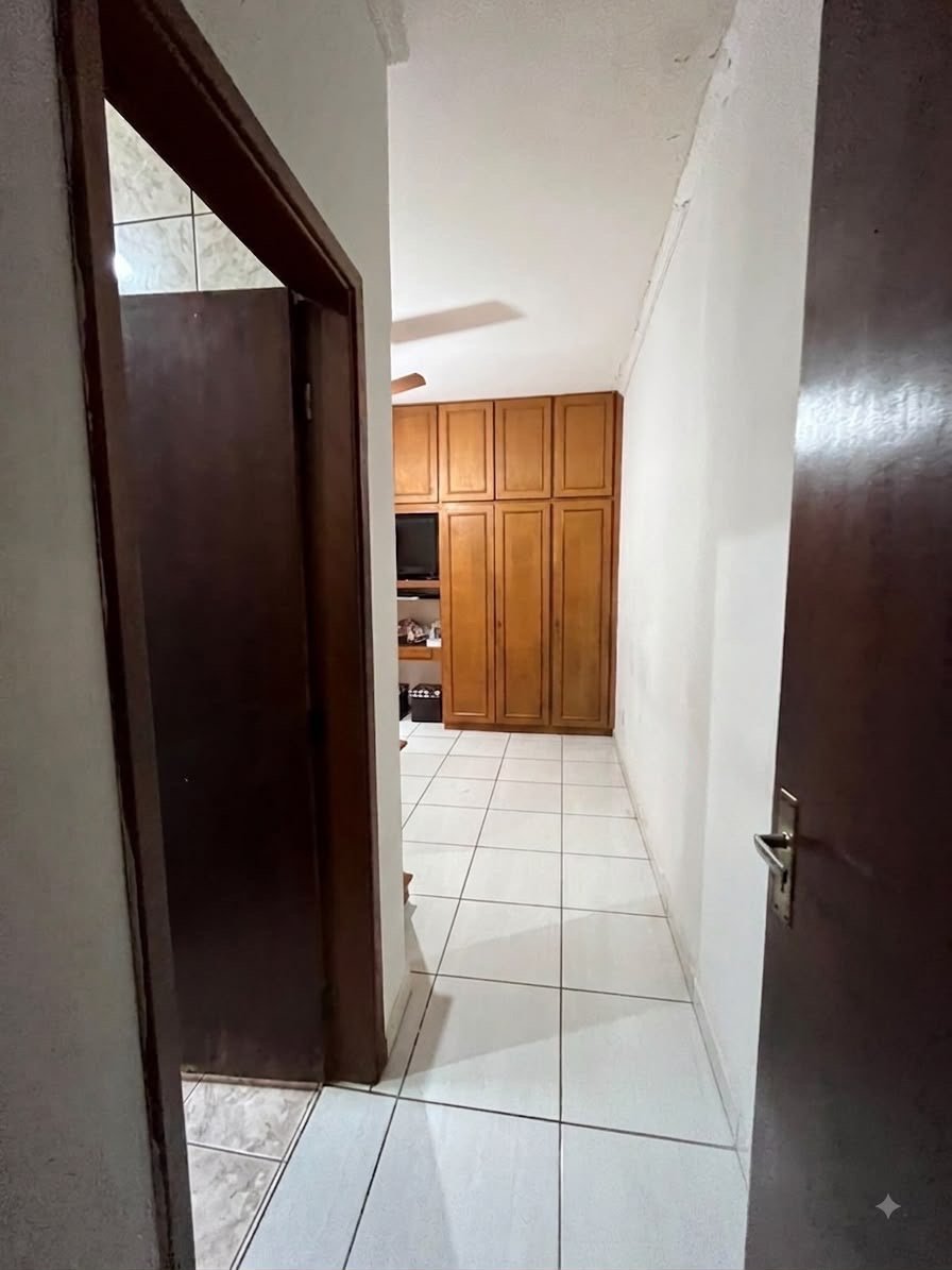Casa à venda com 3 quartos, sendo 1 suíte, em Jardim das Oliveiras, Três Lagoas, MS