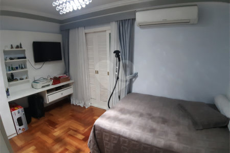 Casa à venda com 4 quartos, sendo 2 suítes, em Jardim Leonor Mendes de Barros, São Paulo, SP