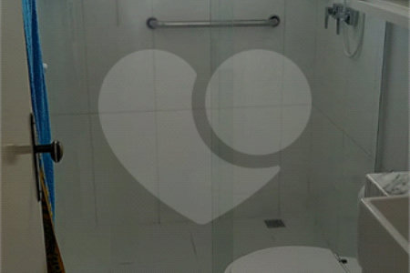 Casa à venda com 3 quartos, sendo 1 suíte, no condomínio Caruatinga, Atibaia - SP