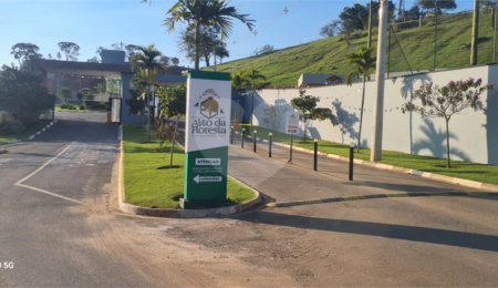Terreno à venda no condomínio Associação dos Moradores do Loteamento Alto da Floresta, Bom Jesus dos Perdões - SP