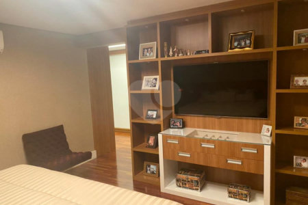 Condomínio clube, Apartamento na Mooca com 204 m² Com 3 suítes e 4 Vagas.