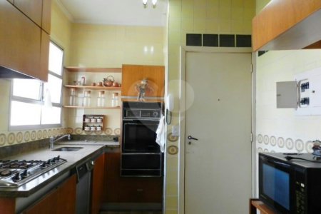 Apartamento à venda com 3 quartos, sendo 1 suíte, em Alto da Boa Vista, São Paulo, SP