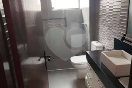 Sobrado à venda com 4 quartos, sendo 2 suítes, em Lapa, São Paulo, SP