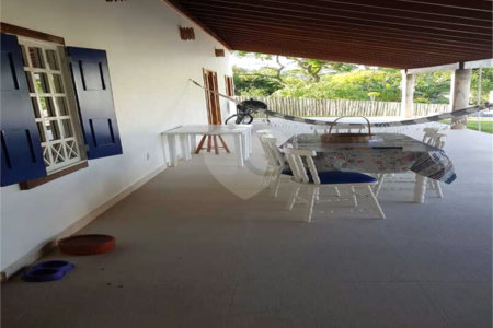 Casa à venda com 5 quartos, sendo 3 suítes, no condomínio Residencial Vale das Laranjeiras, Indaiatuba - SP