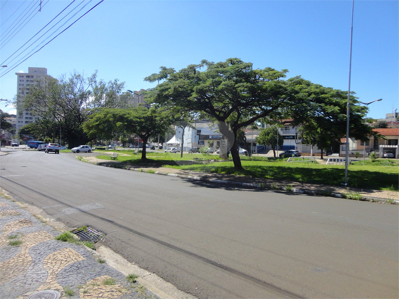 Casa à venda com 2 quartos em Vila Bissoto, Valinhos, SP