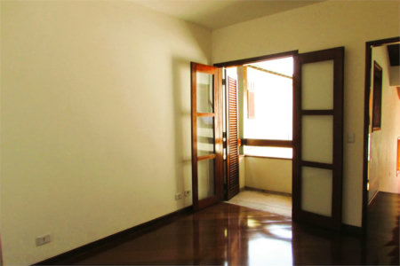 Casa para alugar com 4 quartos, sendo 2 suítes, em Cidade São Francisco, São Paulo, SP
