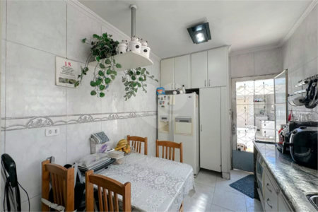 Casa à Venda | 112 m² | 3 dormitórios | 1 vaga no Bom Retiro!