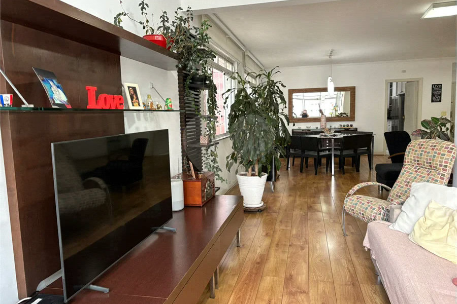 Apartamento Amplo e Mobiliado, 3 Dormitórios, 2 Vagas, Próximo à Paulista