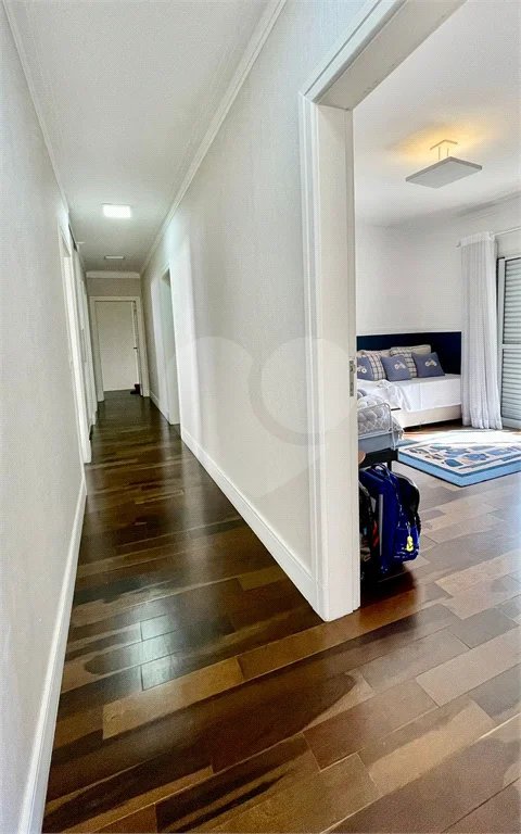 Belíssima casa à venda com 700 m² no Condomínio Tamboré, em Alphaville!!!