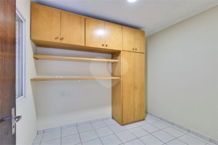 Sobrado à venda com 4 quartos, sendo 1 suíte,  em Interlagos, São Paulo, SP
