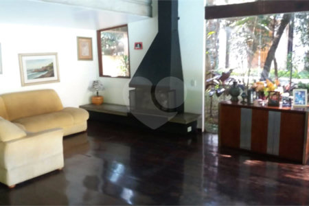 Sobrado à venda com 4 suítes em Interlagos, São Paulo, SP