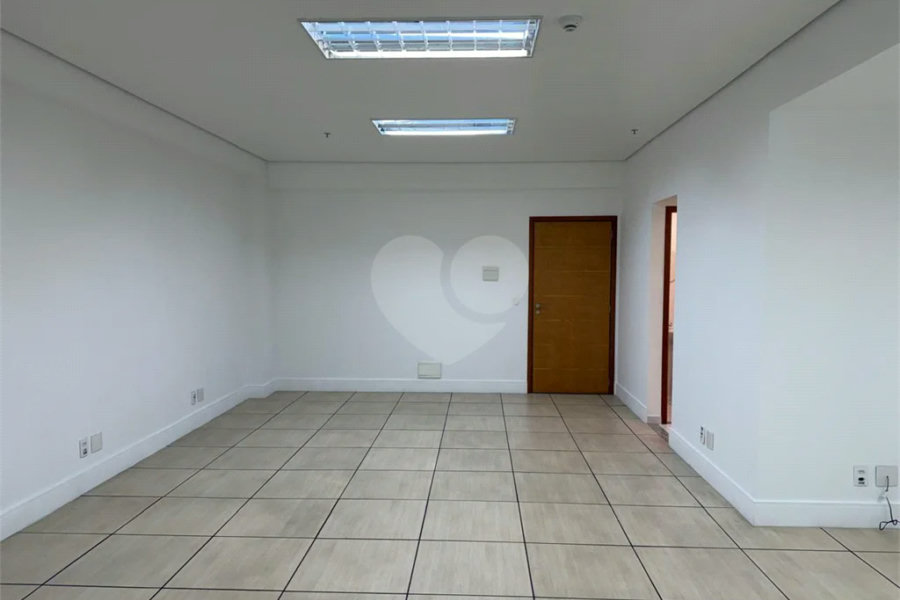 Sala à venda em Jardim Vazani, São Paulo, SP
