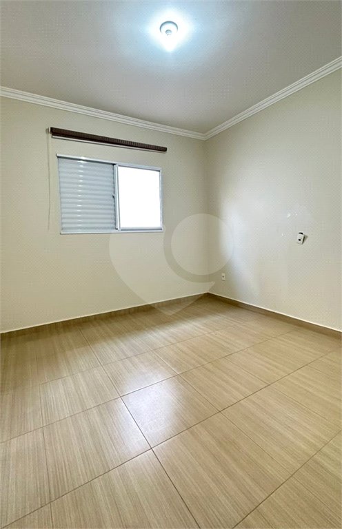 Indaiatuba- Villagio de Itaici- Venda - terreno 150,00 ms - construida 144, 15 ms - 3 dorms, 1 suite, sala, cozinha, wc - R$ 999.900,00 -Área de lazer conta com: Salão de festas - Piscina - Clube - Playground - Academia completamento bancário. Imóvel locado em setembro 2024, venda para investidor,