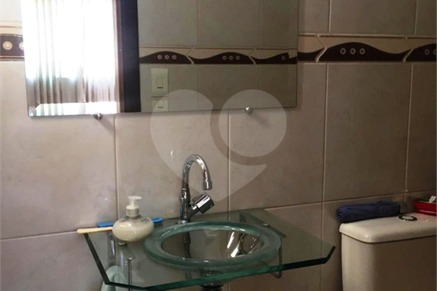 Casa à venda com 3 quartos, sendo 1 suíte, no condomínio Coelho III, São Paulo - SP