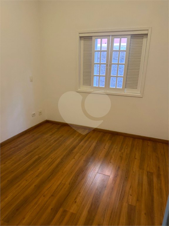Casa à venda com 4 quartos, sendo 1 suíte,  no condomínio Jardim das Acácias, Cotia - SP