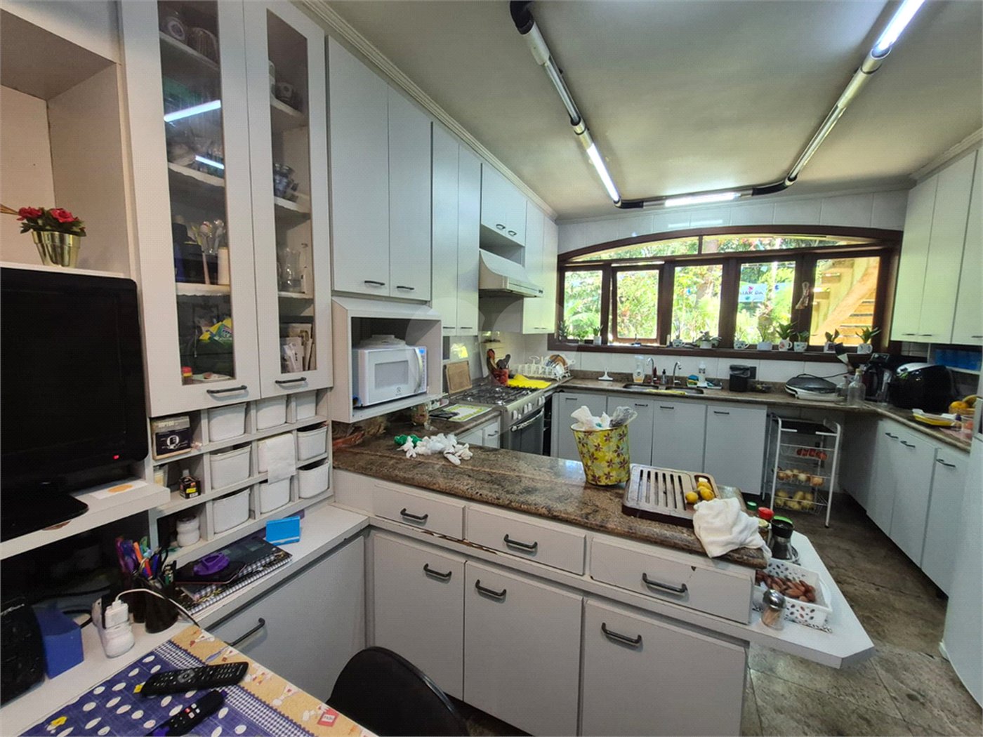 Casa à venda com 3 quartos, sendo 4 suítes, no condomínio Alpes da Cantareira, Mairiporã - SP