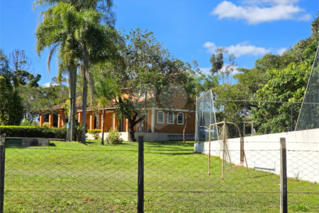 Chácara à venda com 4 quartos, sendo 1 suíte, em Cercadinho, Alambari, SP