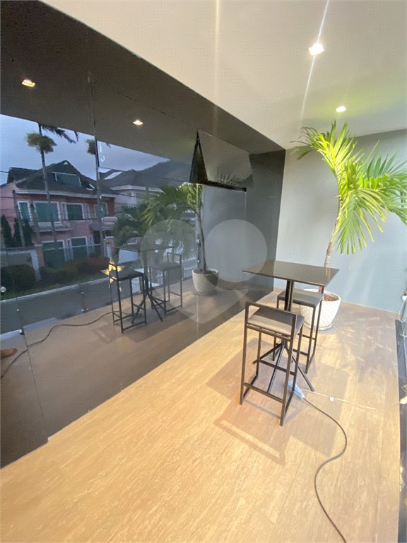 Casa à venda com 4 quartos, sendo 2 suítes, no condomínio Golden Village, Rio de Janeiro - RJ