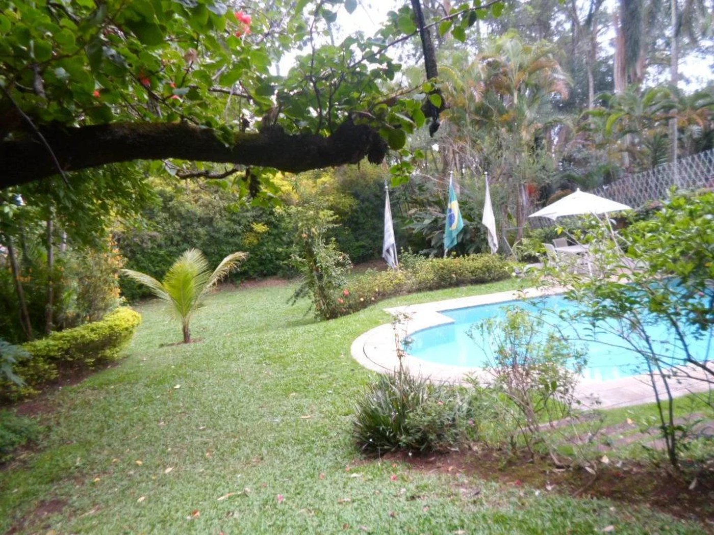 Sobrado à venda com 5 quartos, sendo 3 suítes,  em Fazenda Morumbi, São Paulo, SP