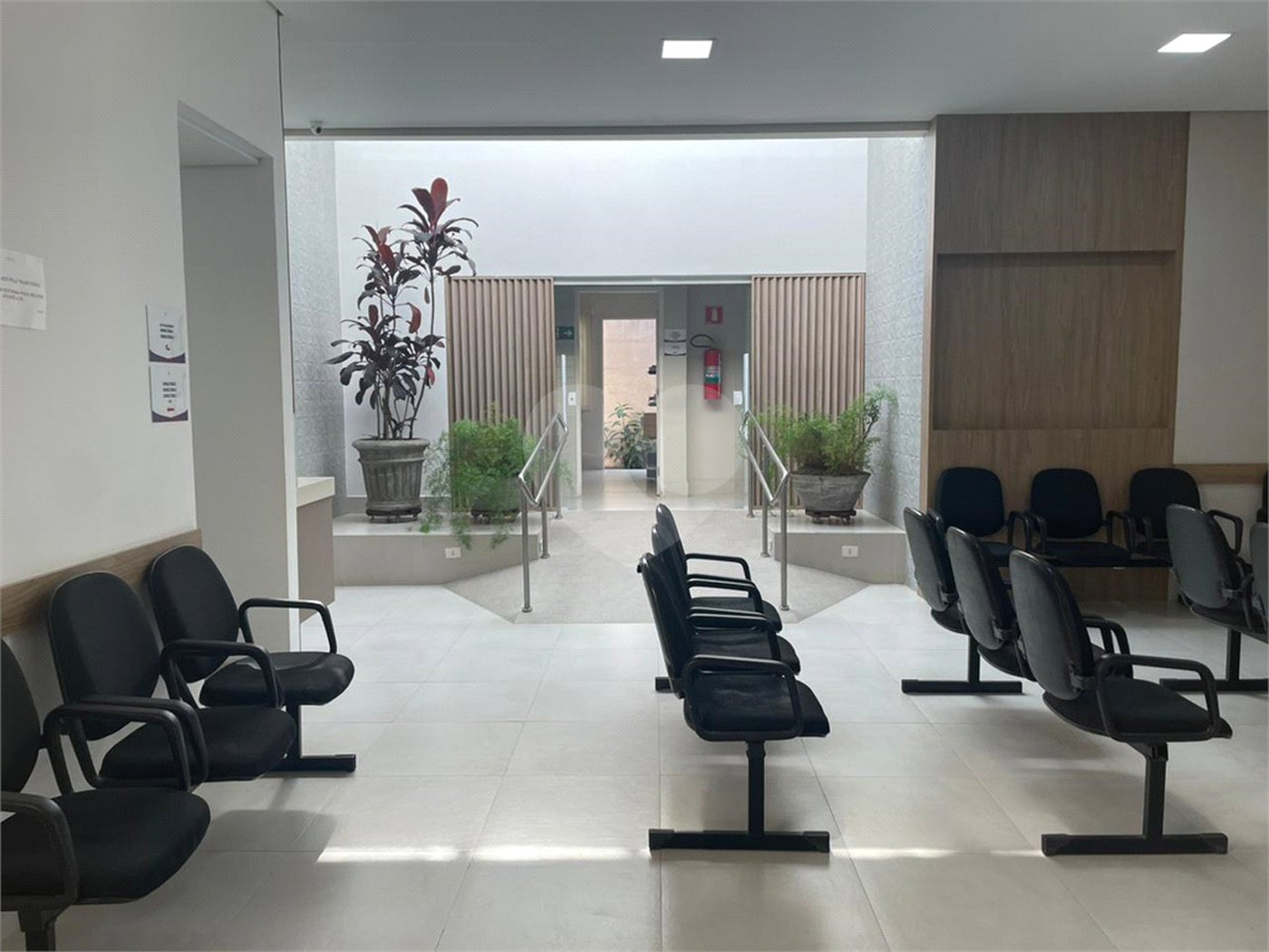 Salão Comercial à venda ou para alugar em Vila Vitória, Mogi das Cruzes, SP