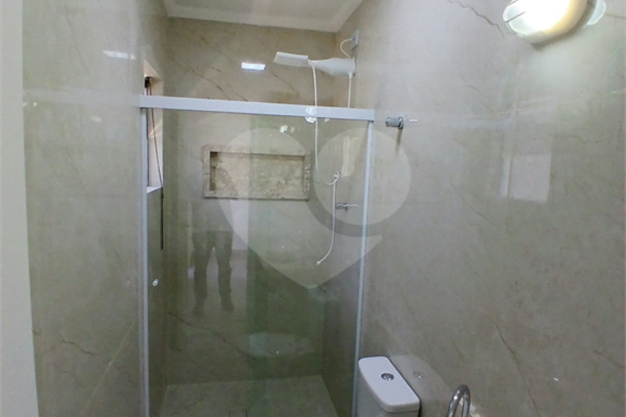 Casa à venda com 3 quartos, sendo 1 suíte,  no condomínio Res Saint Honoré, São Paulo - SP