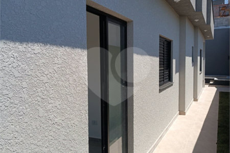 Casa à venda com 3 quartos, sendo 1 suíte, no condomínio Residencial Jardins da Catalunha, Atibaia - SP