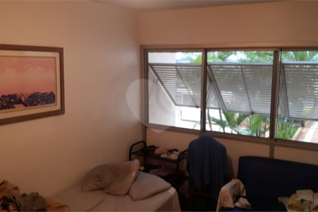 Apartamento de 2 quartos à venda perto do Metrô Paraíso! Excelente localização!