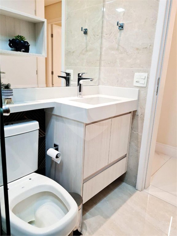 Apartamento à venda com 3 quartos, sendo 1 suíte,  em Vila Anastácio, São Paulo, SP