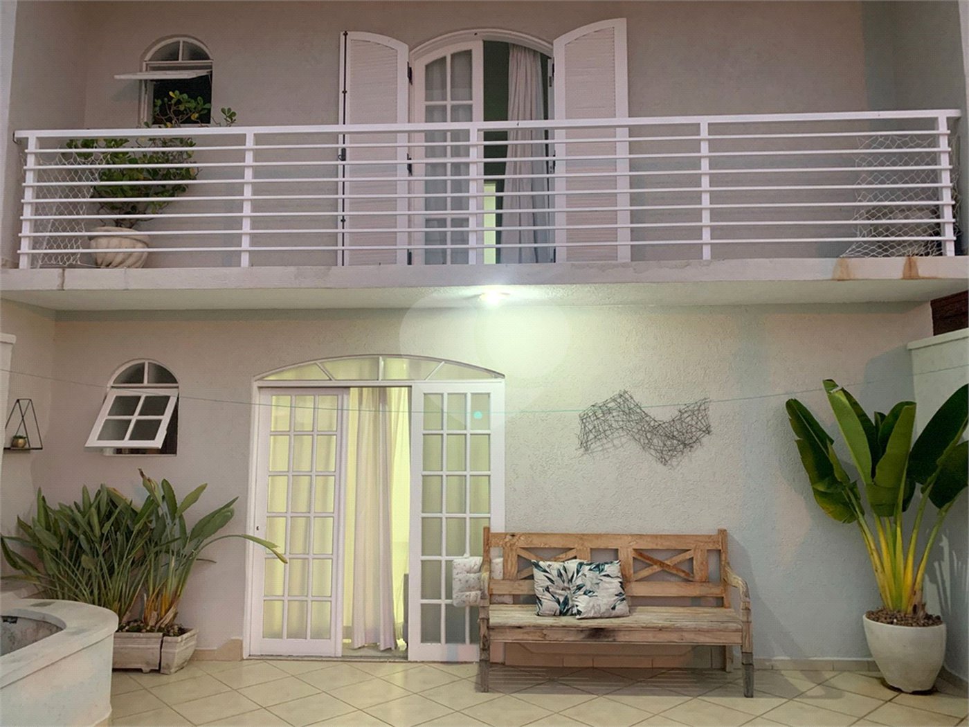 Sobrado à venda com 3 quartos, sendo 1 suíte, em Residencial Novo Horizonte I, Mogi das Cruzes, SP