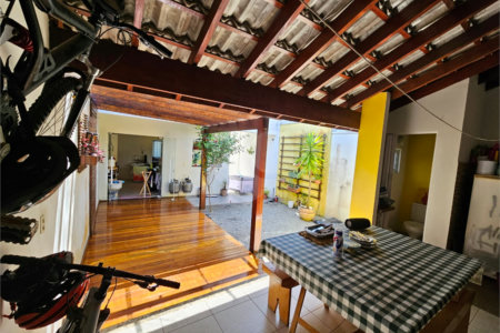 Sobrado à venda com 3 quartos, sendo 1 suíte,  em Residencial Colinas, Mogi das Cruzes, SP