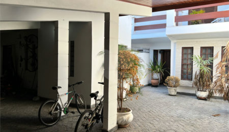 Casa à venda com 4 quartos, sendo 3 suítes,  em Chácara Monte Alegre, São Paulo, SP