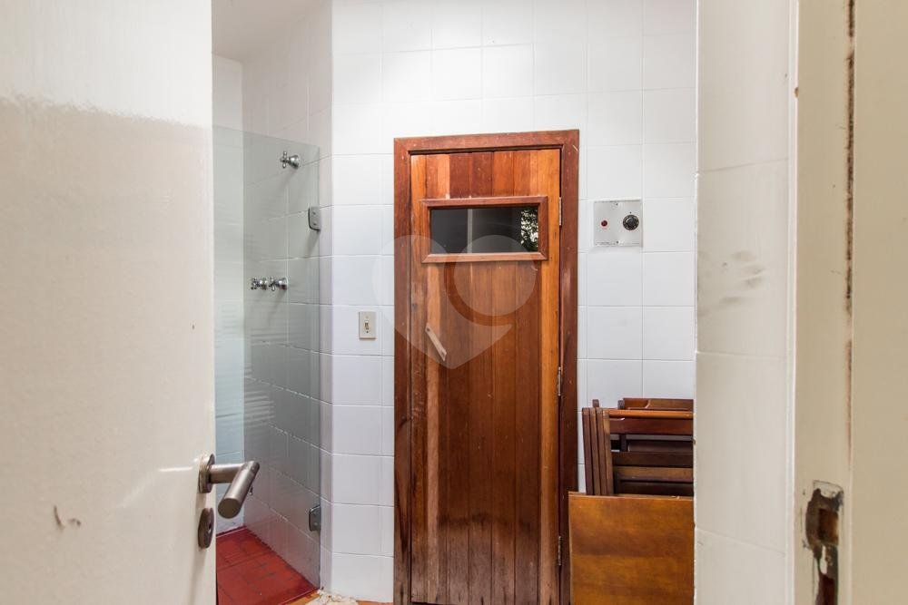 Casa à venda com 4 quartos, sendo 2 suítes, em Brooklin, São Paulo, SP