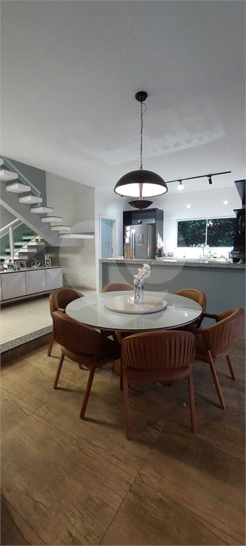 Casa para alugar com 4 quartos, sendo 3 suítes,  no condomínio Figueira Garden, Atibaia - SP