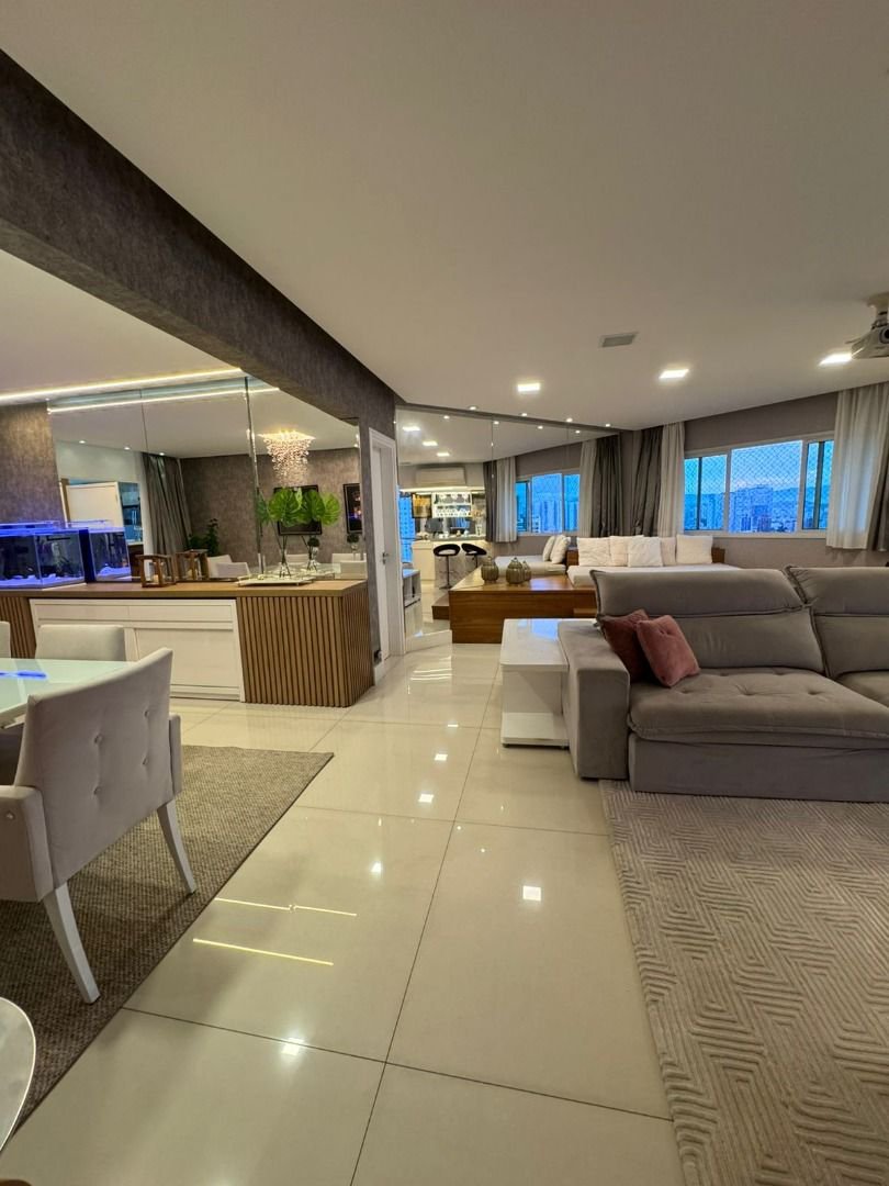 Apartamento com 3 dormitórios à venda, 200 m² por R$ 3.180.000,00 - Ponta da Praia - Santos/SP
