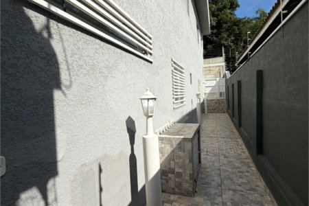 Sobrado à venda com 3 quartos, sendo 1 suíte,  em Jardim Maristela, Atibaia, SP