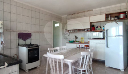 Casa à venda com 4 quartos, sendo 1 suíte,  em Jardim Maricota, Itapetininga, SP