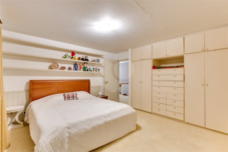 Sobrado à venda com 3 quartos, sendo 2 suítes,  em Alto da Boa Vista, São Paulo, SP