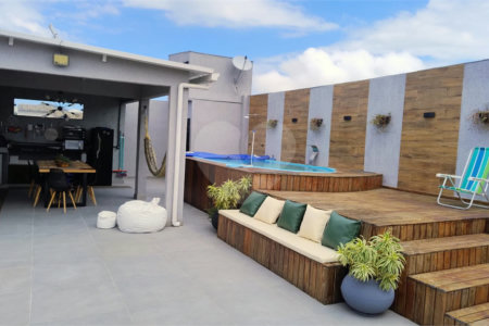 Casa à venda com 3 quartos, sendo 2 suítes, no condomínio Planície do Araguaia, Rio de Janeiro - RJ