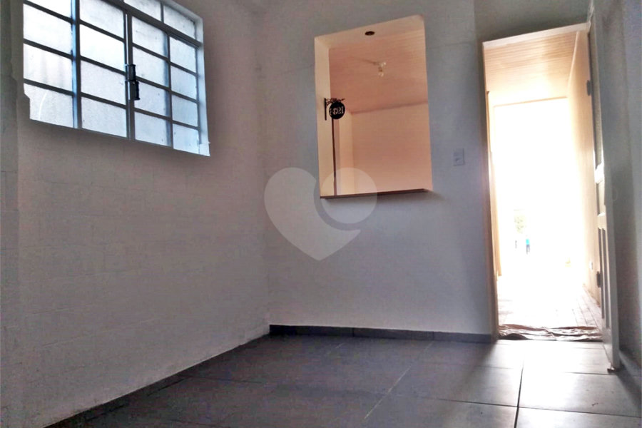 Sobrado à venda com 3 quartos em Bom Retiro, São Paulo, SP