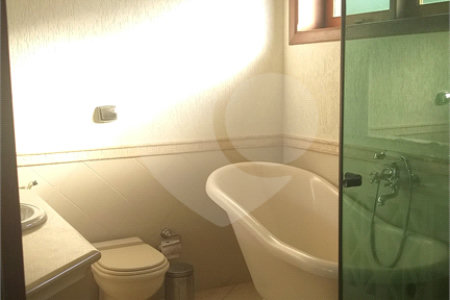 Casa à venda com 5 quartos, sendo 2 suítes, no condomínio Vinhas da Vista Alegre - Lado Sede, Vinhedo - SP